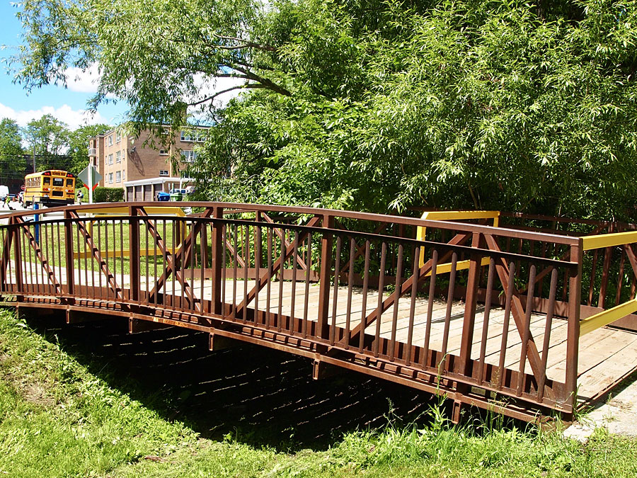 bridge-from-woburn-park-to-buildings